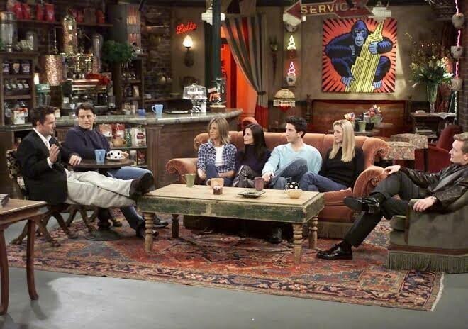 4. Вид кофейни Central Perk был сделан по образцу кафе Insomnia, которое находится в Лос-Анджелесе. 