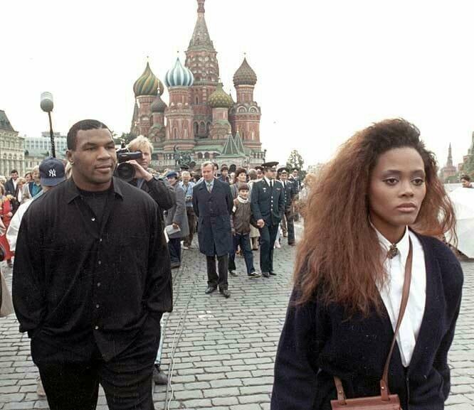Майк Тайсон с женой Робин Гивенс в Москве, 1987
