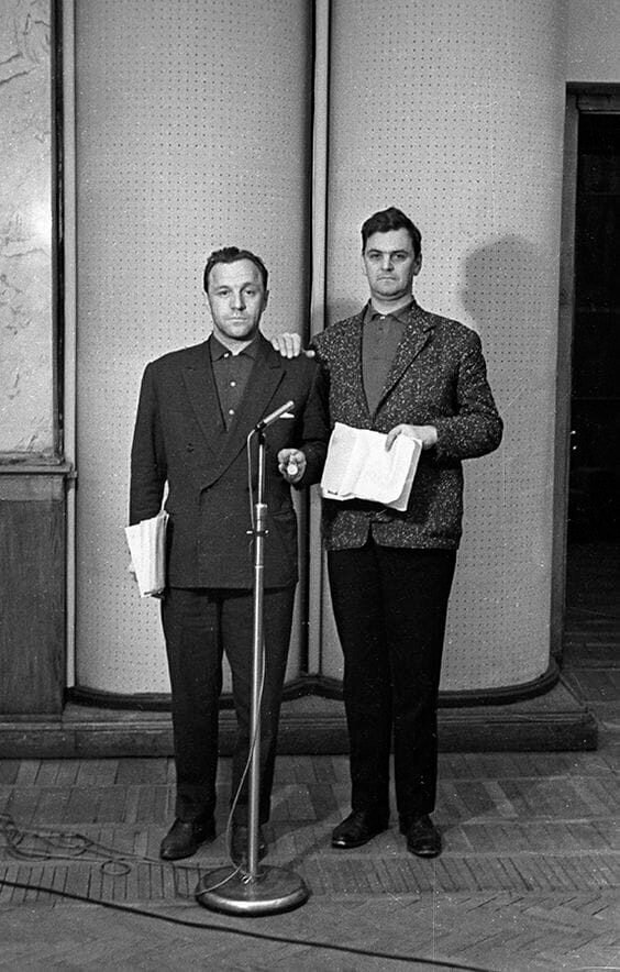 На фото из семейного архива Ульяновых — Михаил Ульянов и Юрий Яковлев.