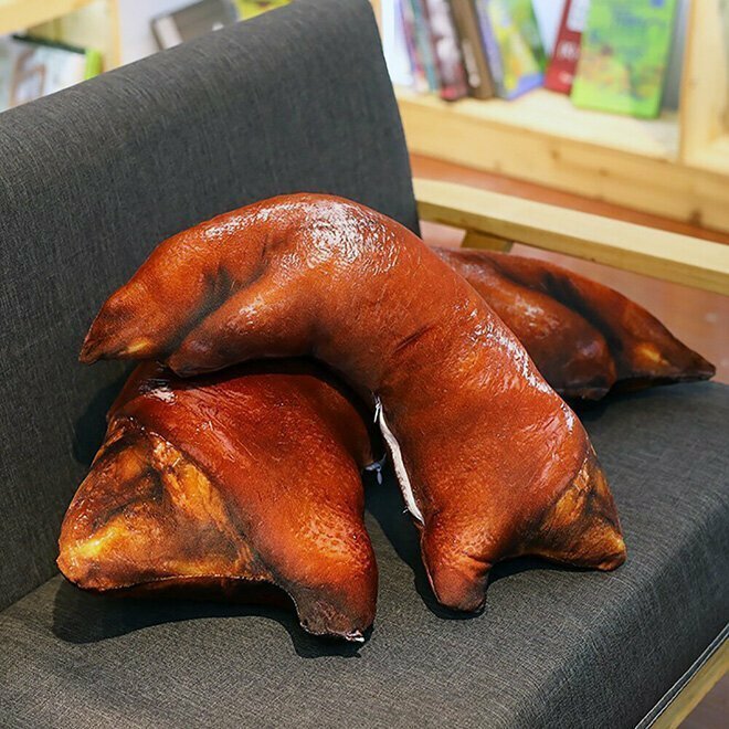 На радость мясоедам: оригинальная подушка из Японии