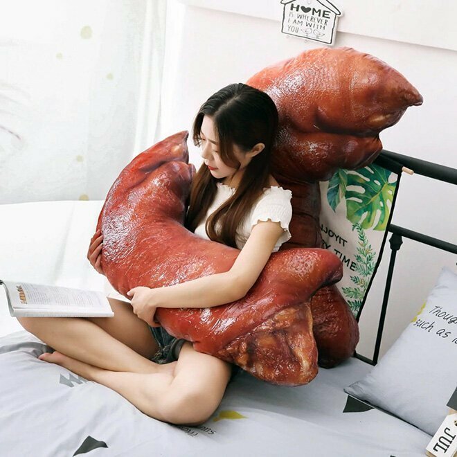 На радость мясоедам: оригинальная подушка из Японии