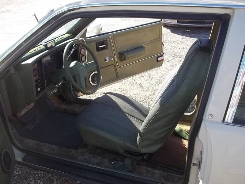 Старенький Chevrolet превратили в трехколесного Франкенштейна с двумя сиденьями