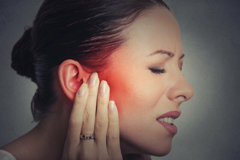 Болит ухо: причины, заболевания и устранение