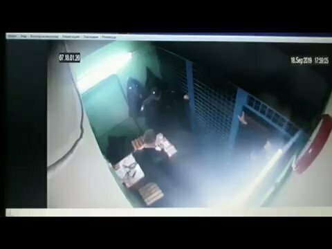 «Коммерсантъ» опубликовал видео расстрела полицейских в московском метро 