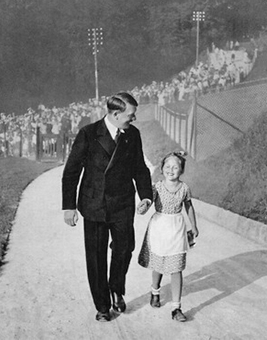 Гитлер на фото с еврейской девочкой. Кто она, что их связывало и чем все для нее закончилось