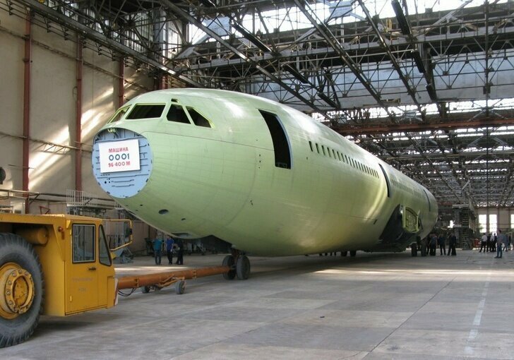 Состыкован фюзеляж первого дальнемагистрального пассажирского самолета Ил-96-400М
