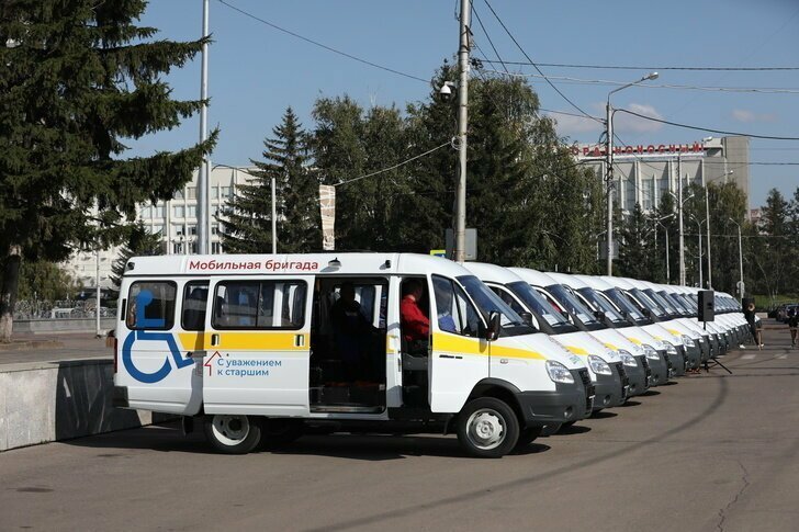 Красноярский край получил новые автомобили для доставки пожилых людей в больницы