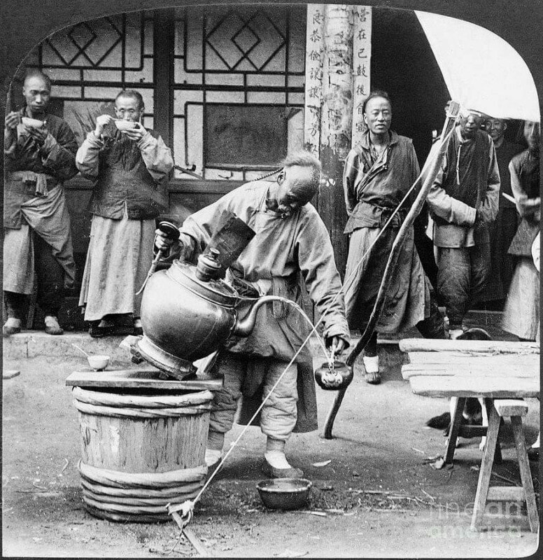 Уличный продавец чая. Китай, 1906 г.