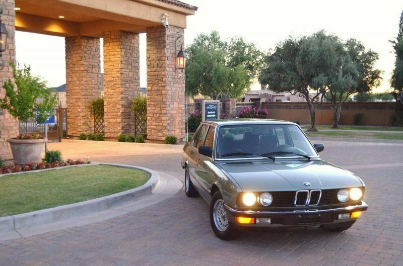 BMW 518i 1985 года с довольно небольшим пробегом и приличным ценником