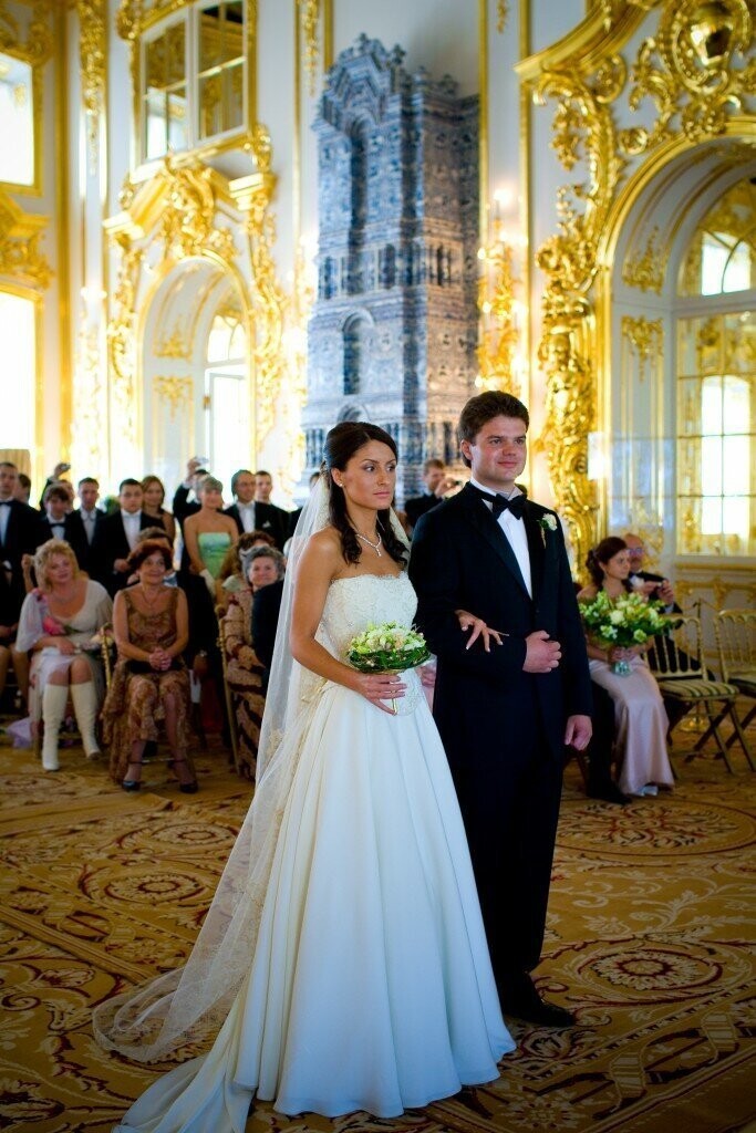 например, популярны торжества в Екатерининском дворце в Москве / Царицыно