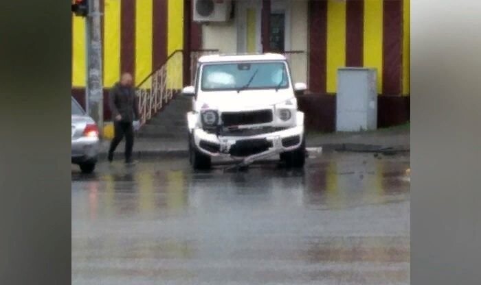 Авария дня. Машина отлетела прямо в пешехода после ДТП в Челябинске