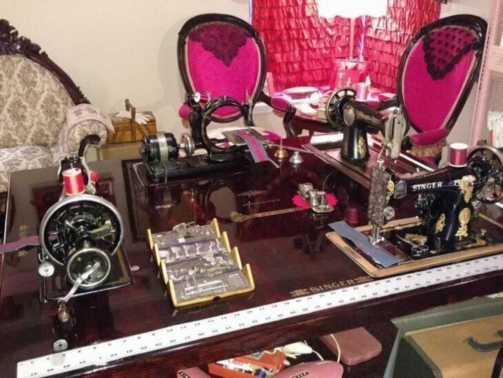Удивительная коллекция швейных машин