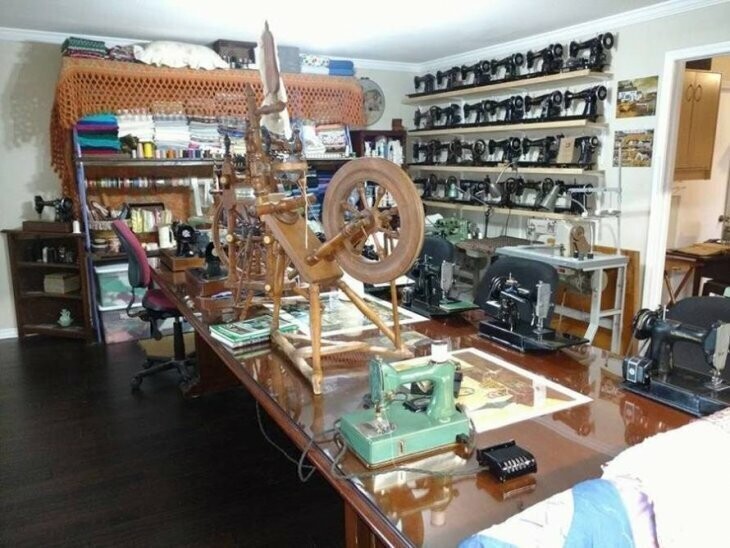 Удивительная коллекция швейных машин