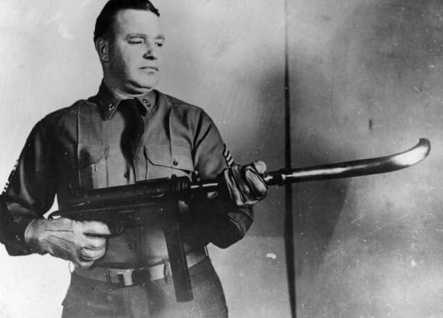 Пистолет-пулемет M-3 с изогнутым дулом для стрельбы из-за угла, США, 1953 год 