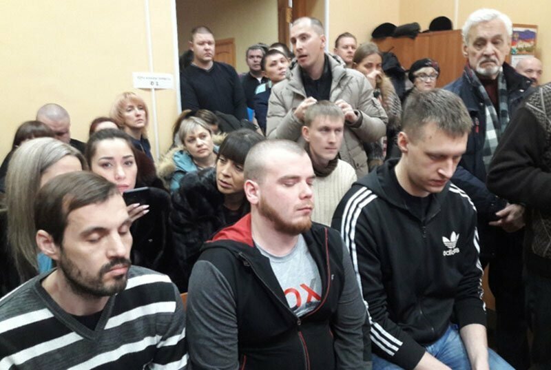 Осужденных за пытки российских полицейских отпустили по УДО