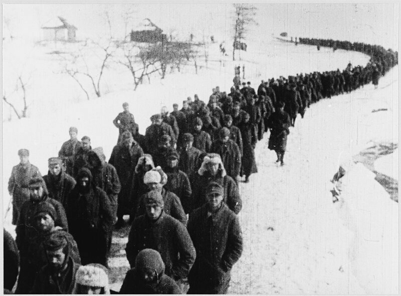 Драки за еду, воровство, "глюки". Жизнь пленных немцев Сталинграда в советских лагерях
