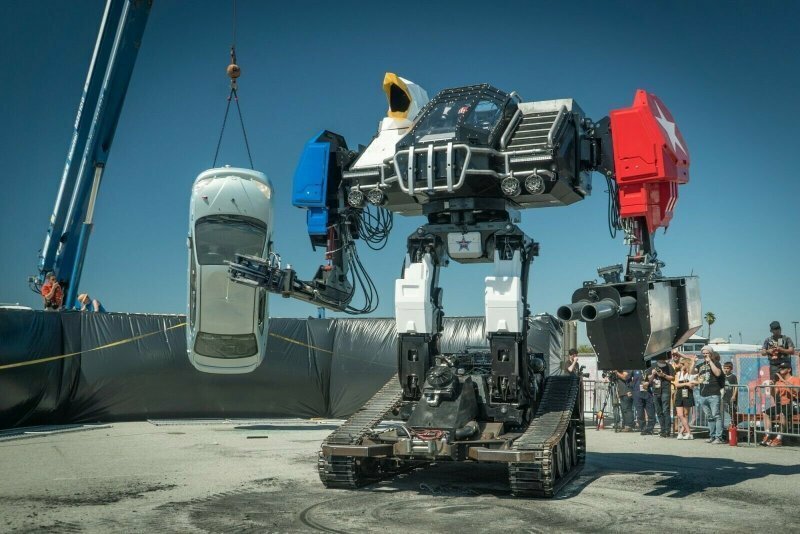 Полноценный гигантский боевой робот с двигателем от Corvette выставлен на продажу