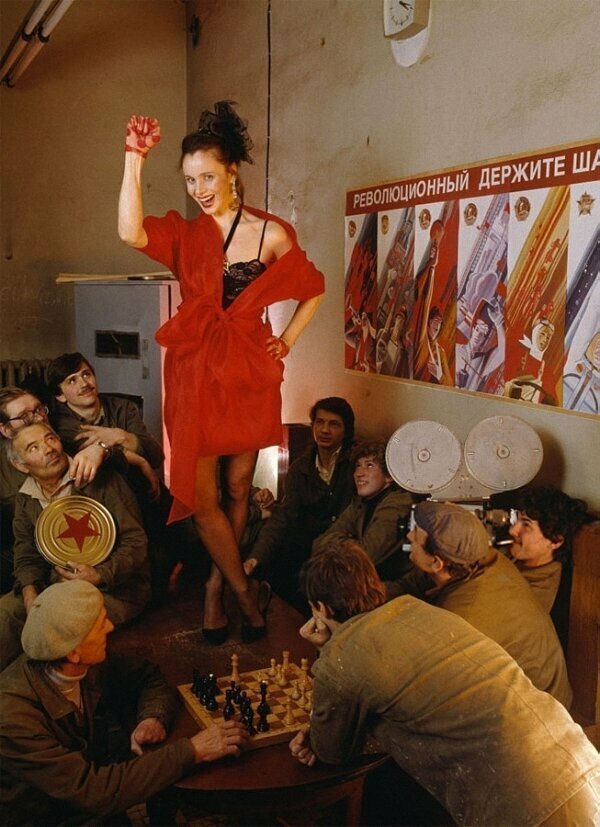 Любовь Полищук в фотопроекте американского фотографа Жулио Доносо Red Stars of Perestroika 1987 год 