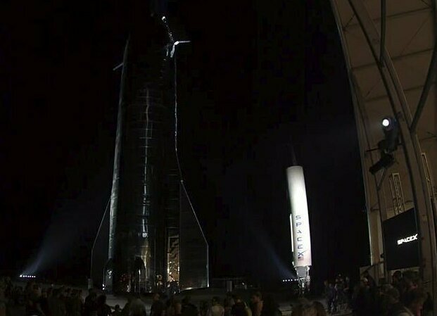 Илон Маск показал ракету для полета на Марс
