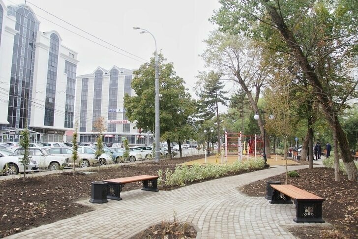 Больше 2 гектаров благоустройства: в Краснодаре обновили бульвар «Гагаринский»