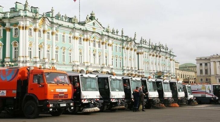 Санкт-Петербург закупил 470 единиц уборочной техники