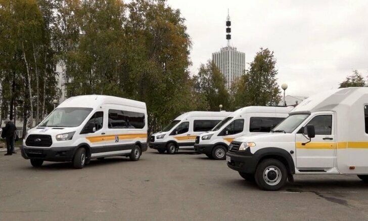 В рамках проектов «Старшее поколение» и «Демография» Архангельская область получила 10 автомобилей