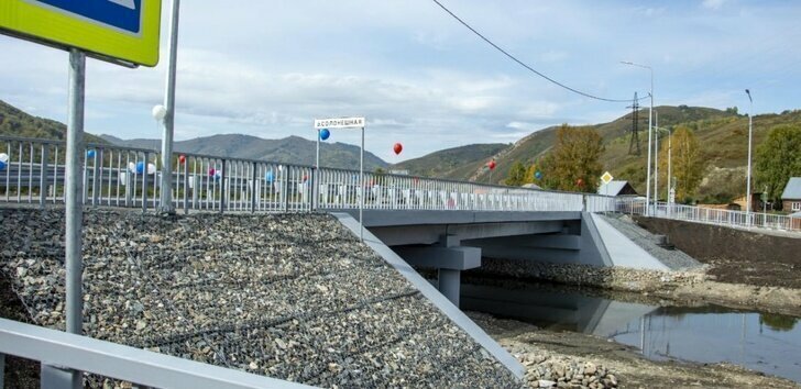 В селе Солонешное Алтайского края открыли новый мост
