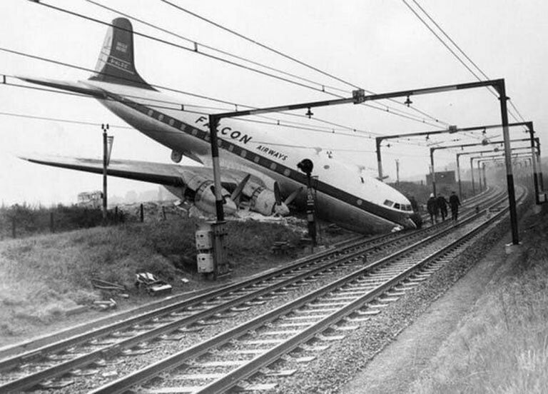 Крушение самолёта, Великобритания, 10 октября 1960. 