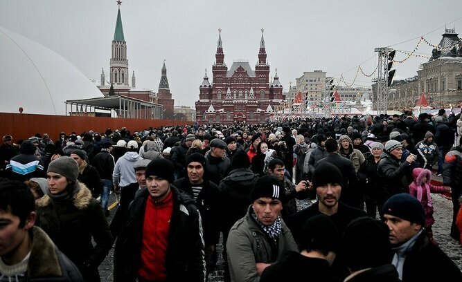 Мигранты из Средней Азии в Москве. Где предел?