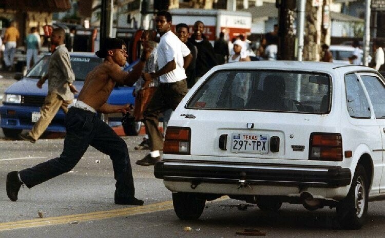 Восстание НЕГРОВ в Лос Анджелесе 1992 год