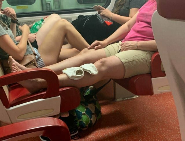 5. Почему бы не посушить носки в метро