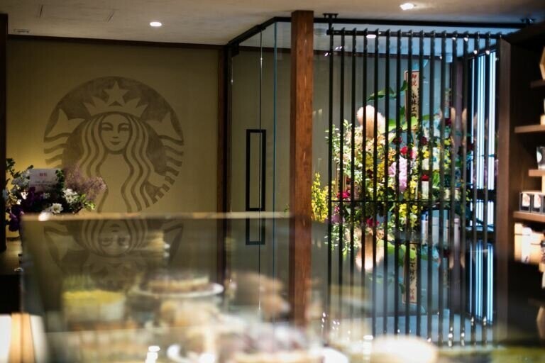 В трехсотлетнем японском доме открылся самый колоритный в мире Starbucks