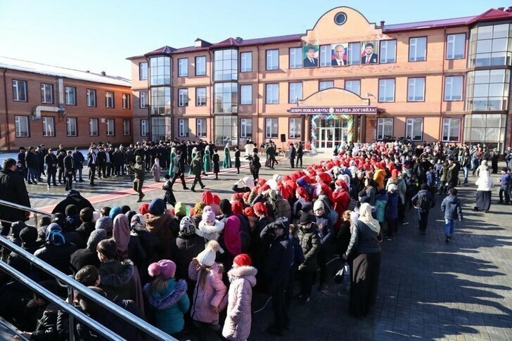 Школу на 720 мест открыли в чеченском городе Курчалой