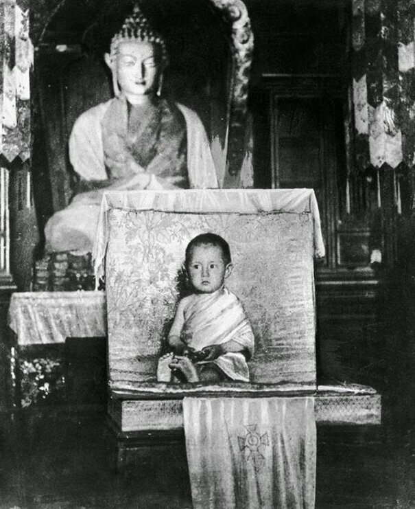 Юный Далай-лама XIV.