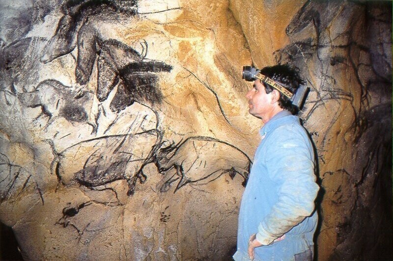 Cпелеолог Жан-Мари Шове, по имени которого пещера получила свое название.