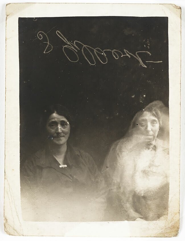 Фотошоп 1920-х годов: фотографии с призраками от Уильяма Хоупа