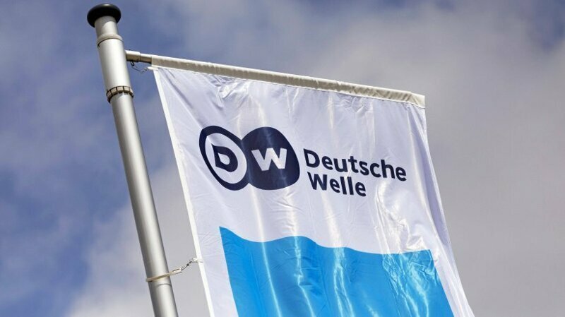 За что Deutsche Welle хотят лишить российской аккредитации