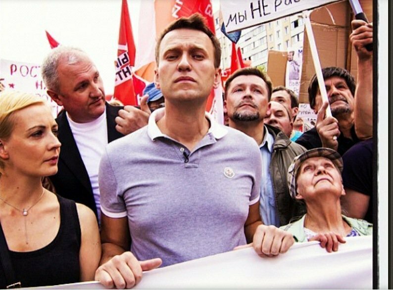 Сиськи делу не помеха… а подспорье. Навальный может разбогатеть