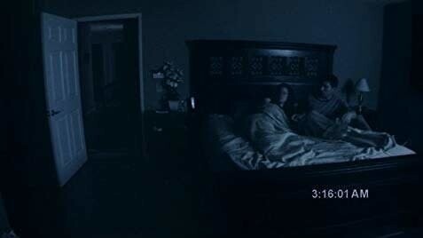 17. "Паранормальное явление" - "Paranormal Activity" (2009), режиссер - Орен Пели, триллер/псевдодокументальное кино