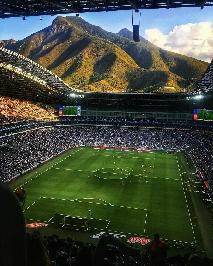 Вид со стадиона в Монтеррее, Мехика