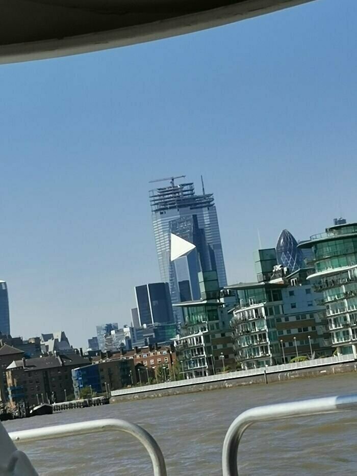 Этот снимок из Лондона выглядит так, будто это видео