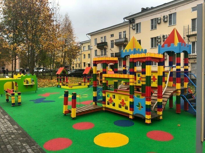 В Волхове новые детские площадки