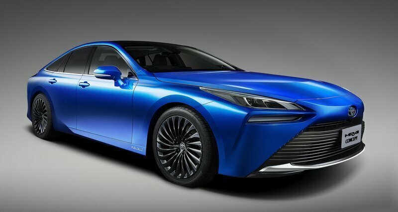 Toyota показала новый водородный седан