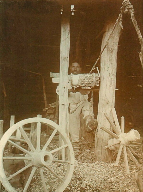 Изготовление колес для телег, 1912 год, деревня Заходы, Речицкий уезд Минской губернии
