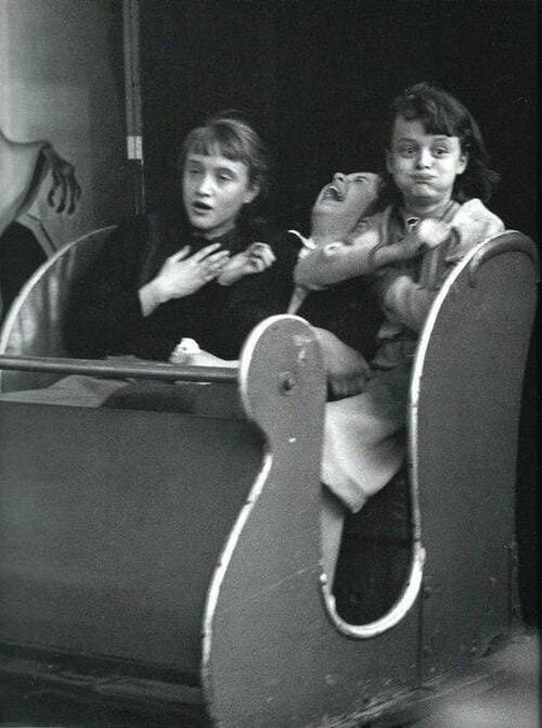 Эмоции девушек после посещения комнаты страха, 1953 год 