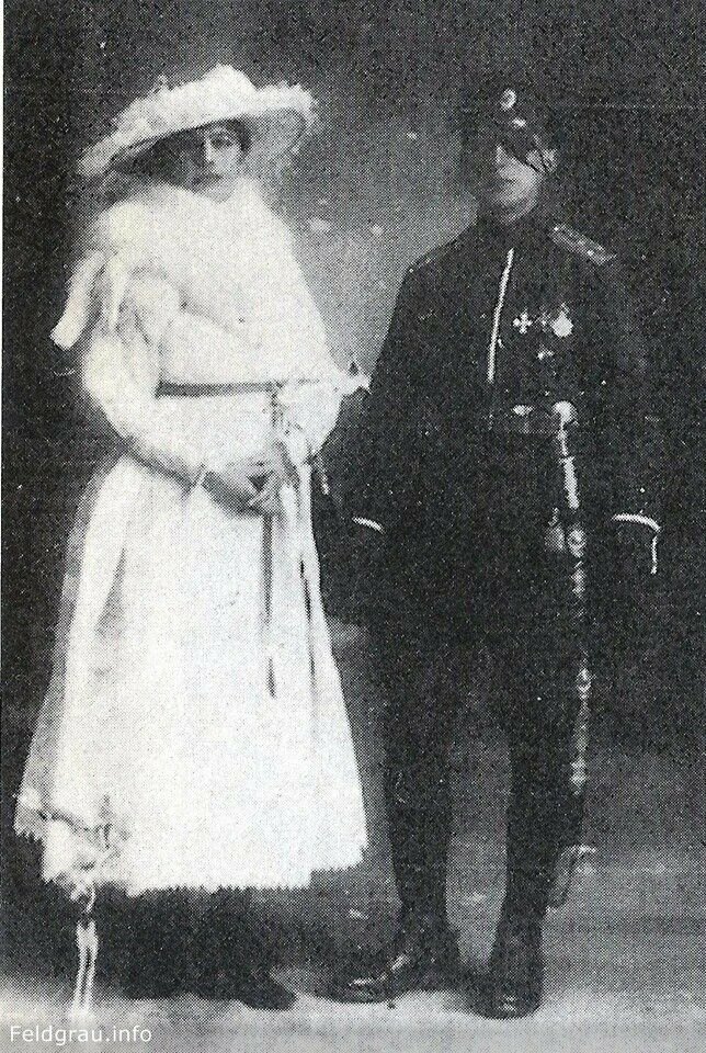 Танцовщица Маргарета Зелле (Мата Хари) и ее последняя любовь - русский офицер Экспедиционного корпуса Вадим Маслов, 1916 год. 