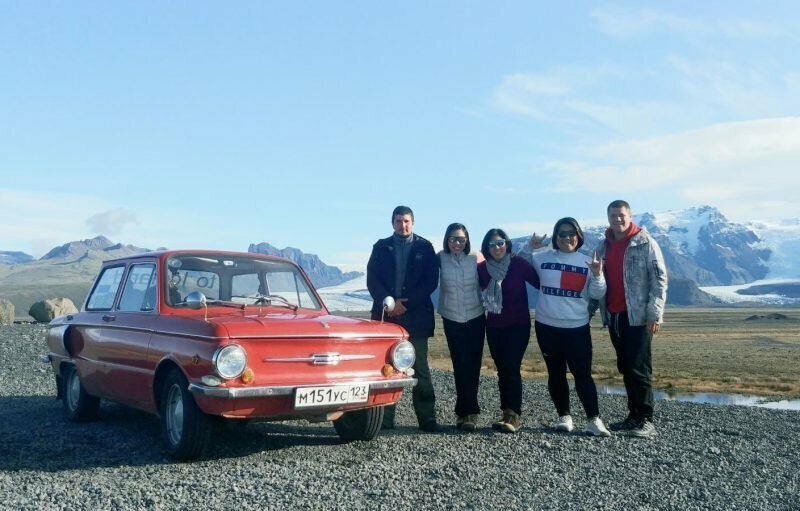 Эконом-класс по-челябински: россияне доехали до Исландии на красном «Запорожце»