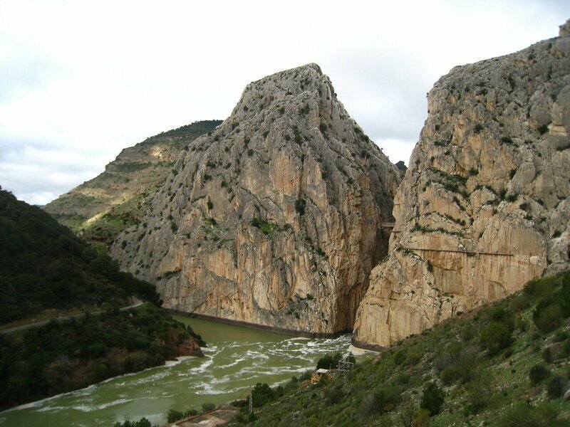 Самая опасная пешеходная тропа в мире