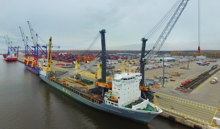Порт «Бронка» получил возможность по перевалке крупногабаритных грузов массой 500 тонн