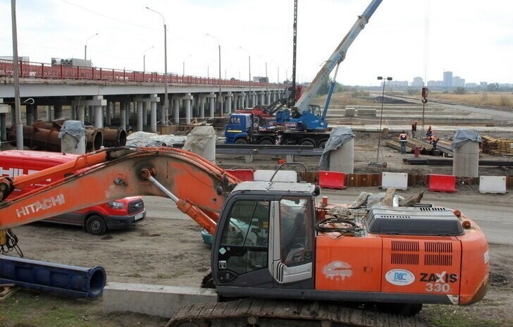 На Южном въезде в Ростов начали строить пойменный мост, длина составит в 770 метров. 